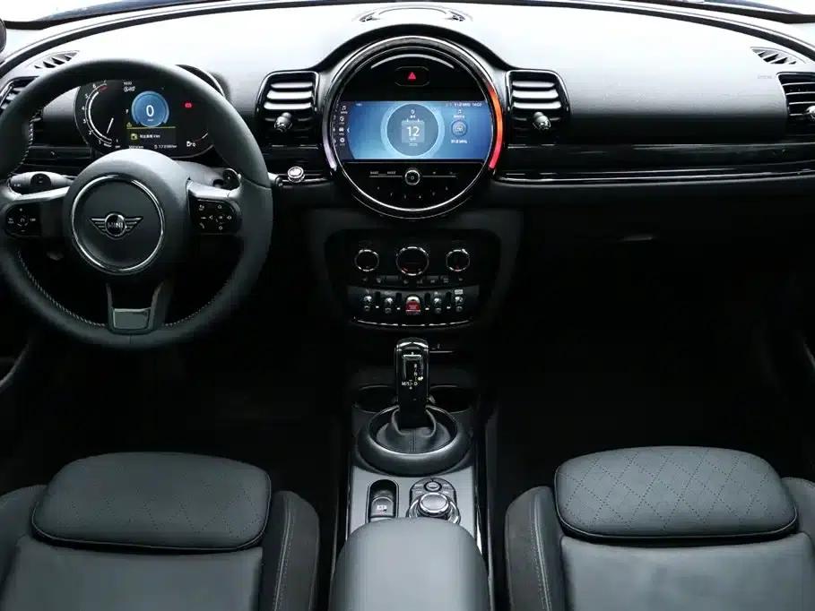 2023 MINI CLUBMAN 2.0T COOPER S Connoisseur — миниатюра 26