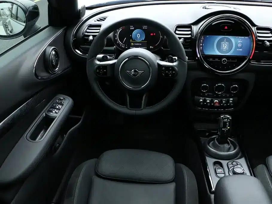 2023 MINI CLUBMAN 2.0T COOPER S Connoisseur — миниатюра 27