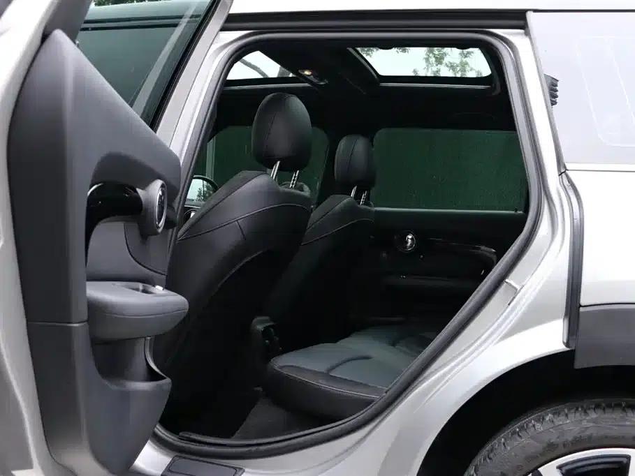 2023 MINI CLUBMAN 2.0T COOPER S Connoisseur — миниатюра 28