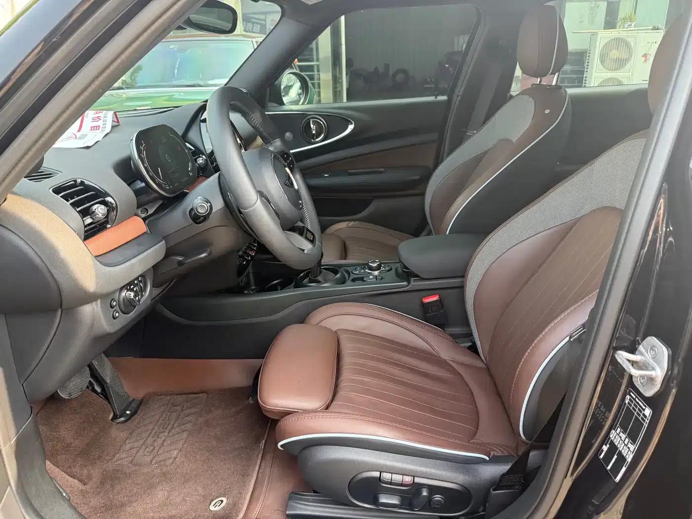 MINI CLUBMAN 2023 Final Edition: The Last Gentleman Commemorative Edition — миниатюра 12