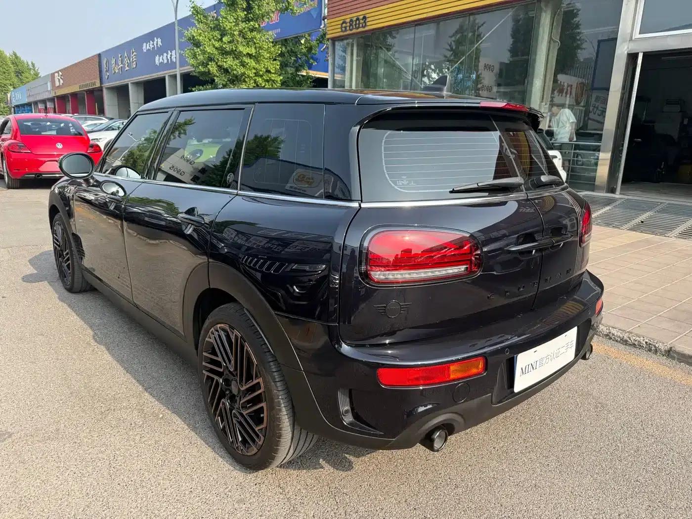 MINI CLUBMAN 2023 Final Edition: The Last Gentleman Commemorative Edition — миниатюра 6
