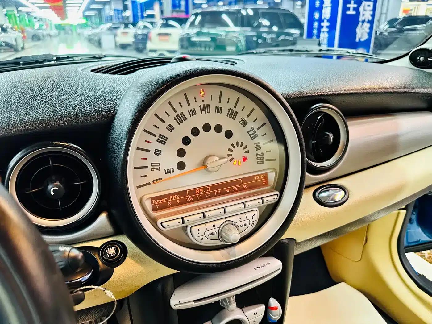 2011 MINI CLUBMAN 1.6T COOPER S — миниатюра 44