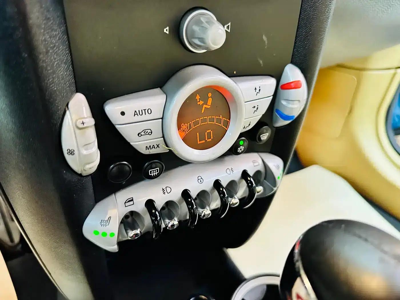 2011 MINI CLUBMAN 1.6T COOPER S — миниатюра 52