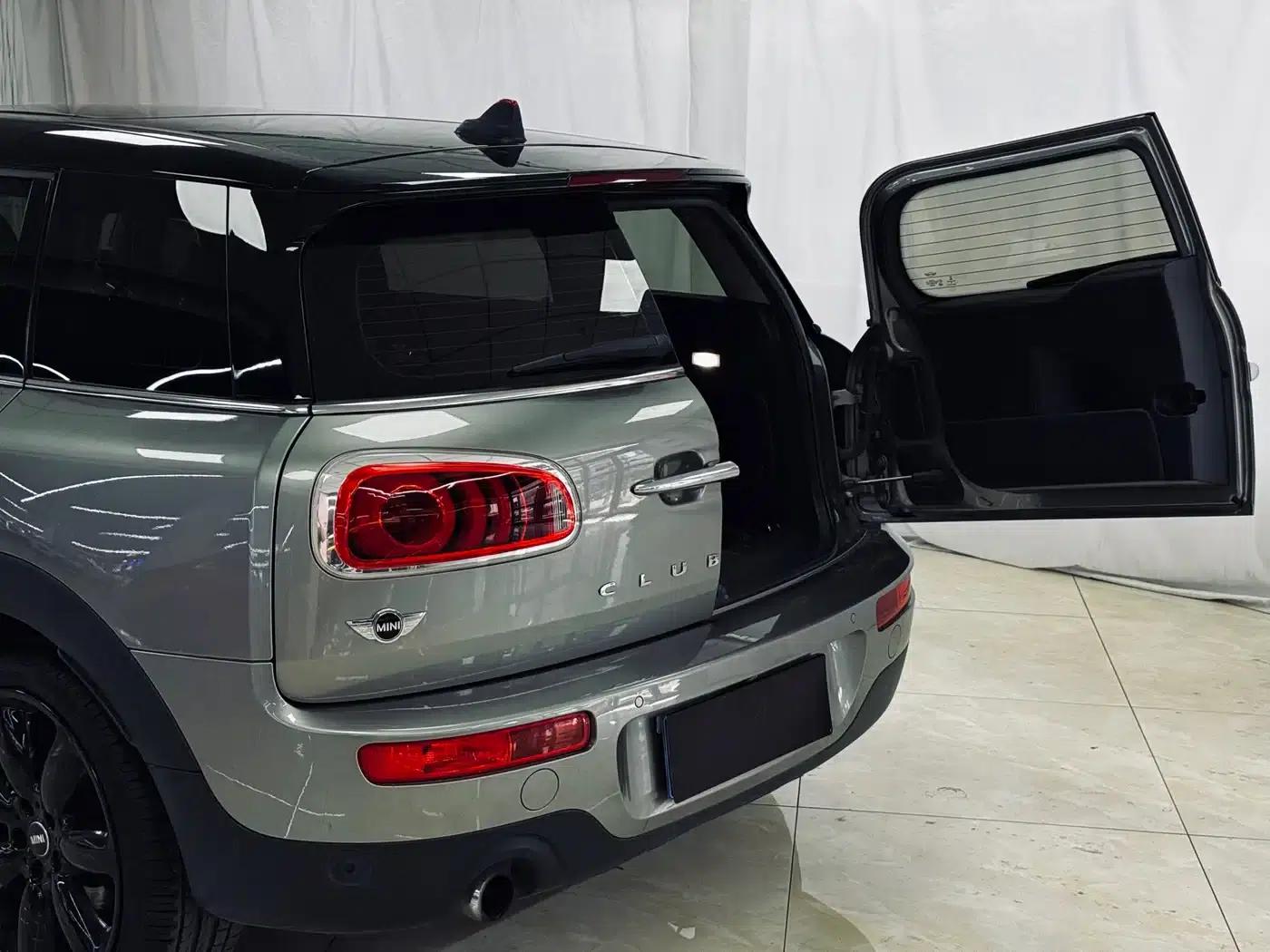 2016 MINI CLUBMAN Facelift 1.5T COOPER Connoisseur Edition — миниатюра 9