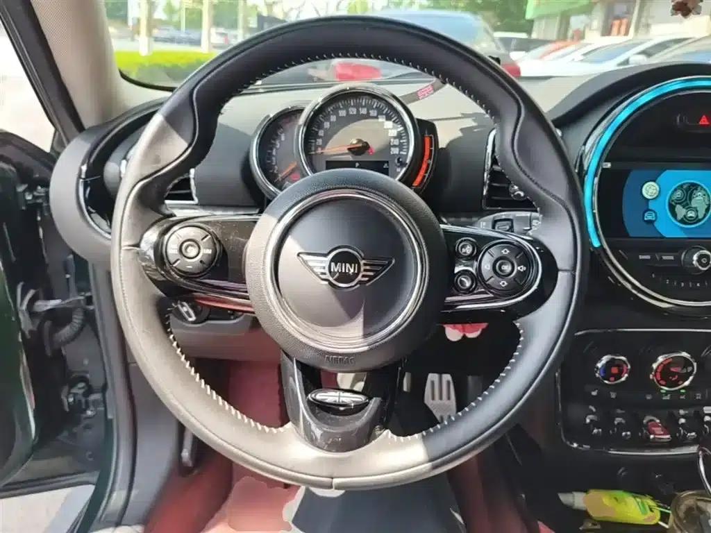 2016 MINI CLUBMAN Facelift 1.5T COOPER Connoisseur Edition — миниатюра 11