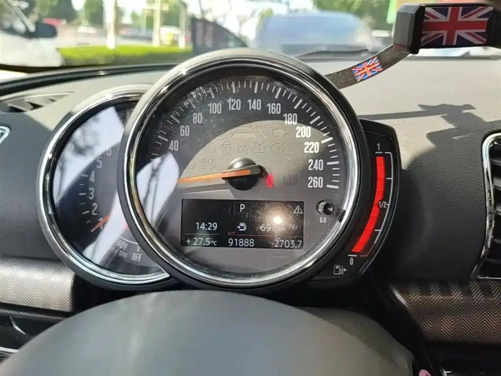 2016 MINI CLUBMAN Facelift 1.5T COOPER Connoisseur Edition — миниатюра 12