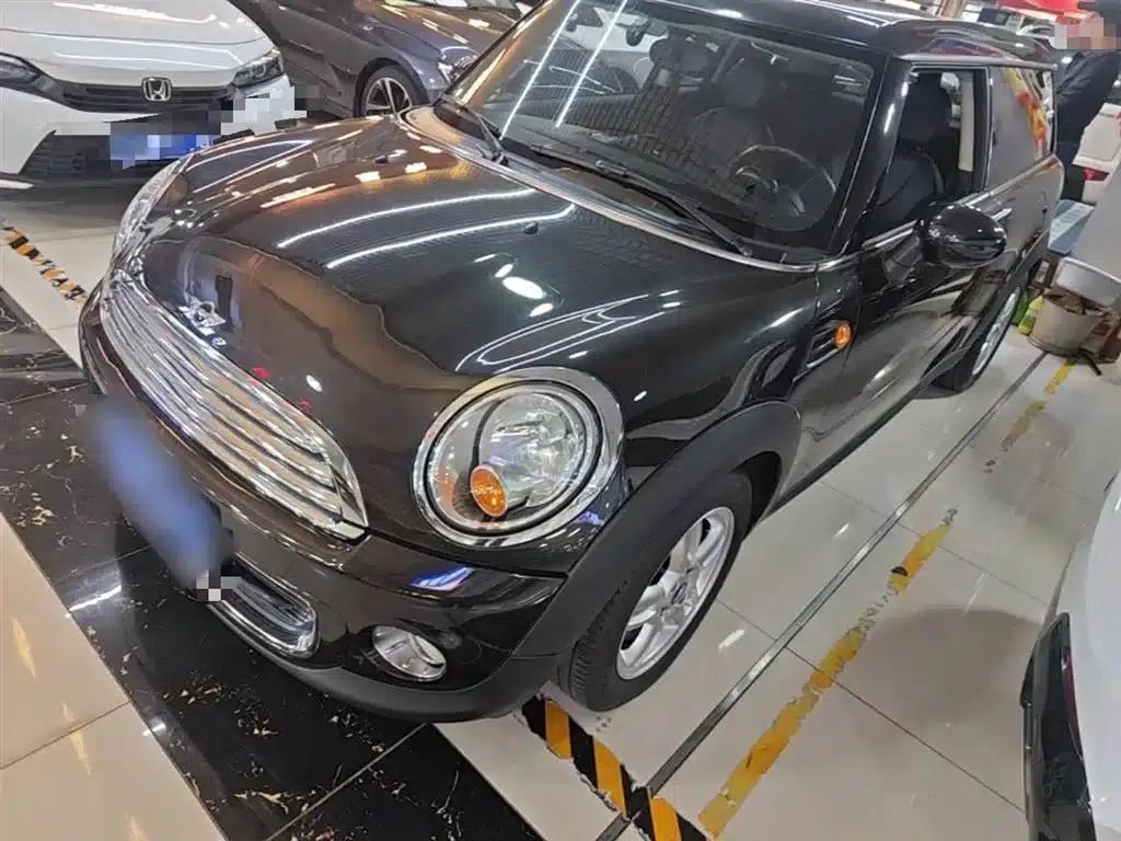 MINI CLUBMAN 2011 1.6L ONE — миниатюра 2