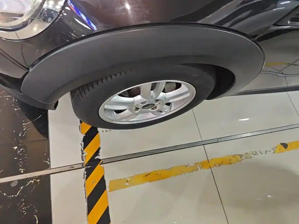 MINI CLUBMAN 2011 1.6L ONE — миниатюра 23