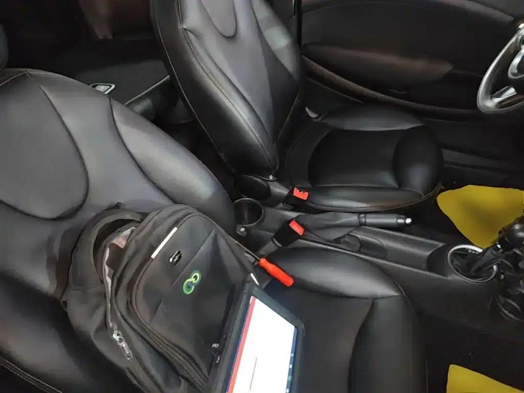 MINI CLUBMAN 2011 1.6L ONE — миниатюра 25