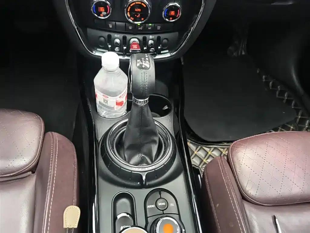 2016 MINI CLUBMAN Facelift 1.5T COOPER Connoisseur Edition — миниатюра 14