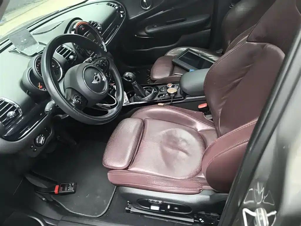 2016 MINI CLUBMAN Facelift 1.5T COOPER Connoisseur Edition — миниатюра 15