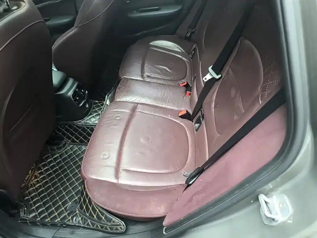 2016 MINI CLUBMAN Facelift 1.5T COOPER Connoisseur Edition — миниатюра 17