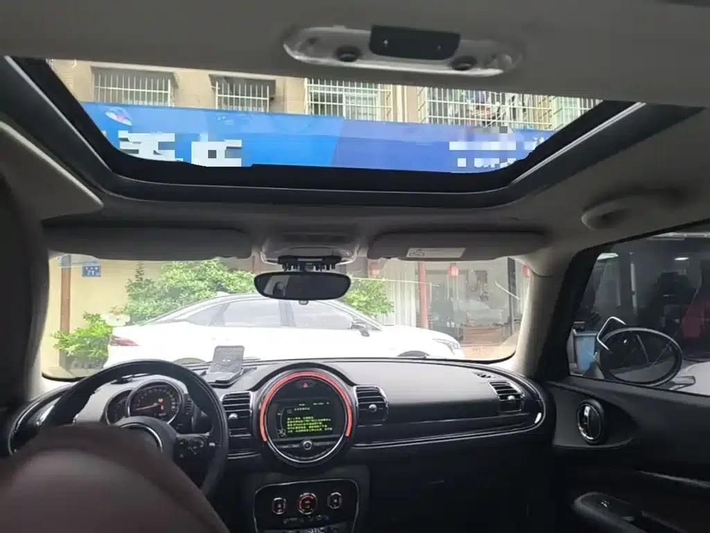 2016 MINI CLUBMAN Facelift 1.5T COOPER Connoisseur Edition — миниатюра 18