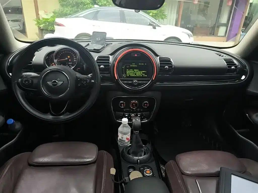 2016 MINI CLUBMAN Facelift 1.5T COOPER Connoisseur Edition — миниатюра 10