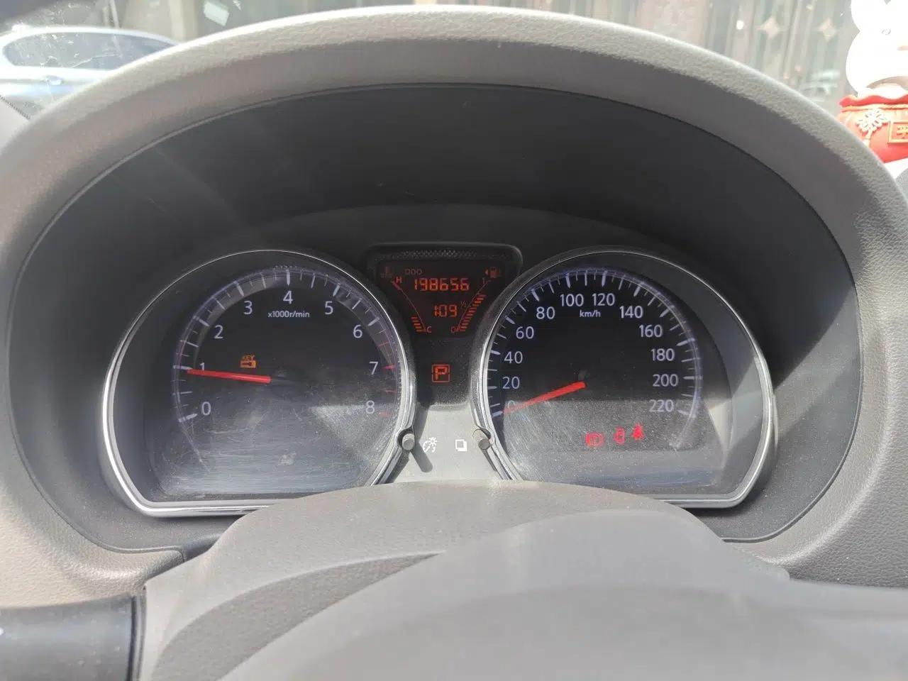 Nissan Sunny 2011 1.5XV CVT Deluxe Edition — миниатюра 13