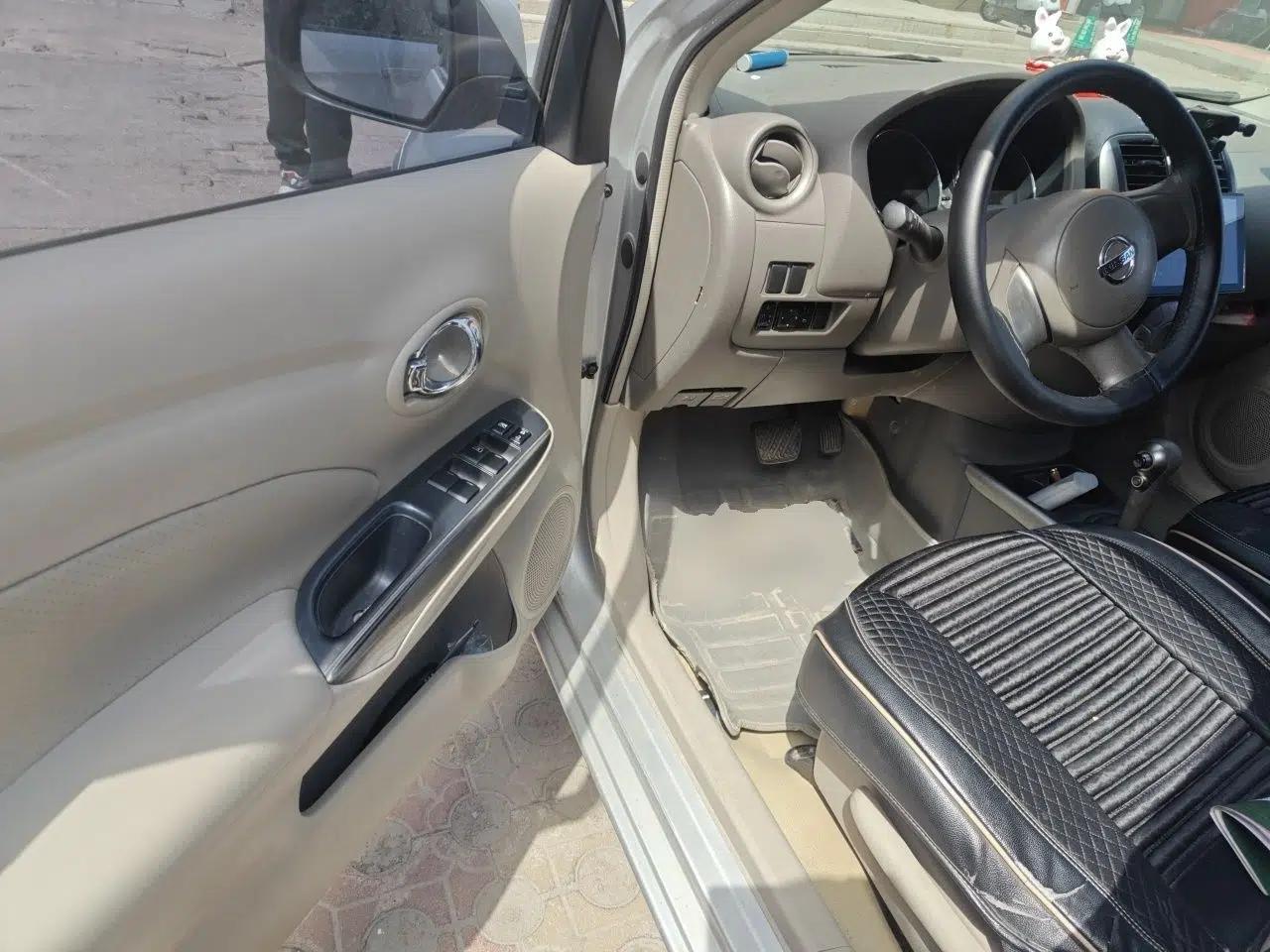 Nissan Sunny 2011 1.5XV CVT Deluxe Edition — миниатюра 17