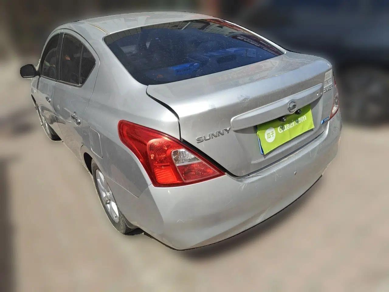 Nissan Sunny 2011 1.5XV CVT Deluxe Edition — миниатюра 4