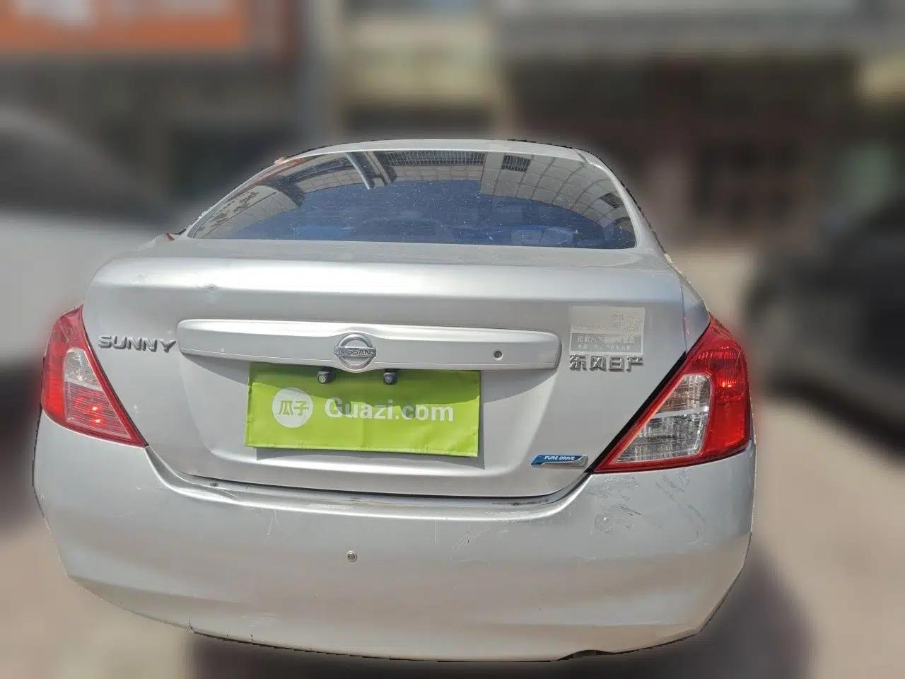 Nissan Sunny 2011 1.5XV CVT Deluxe Edition — миниатюра 5