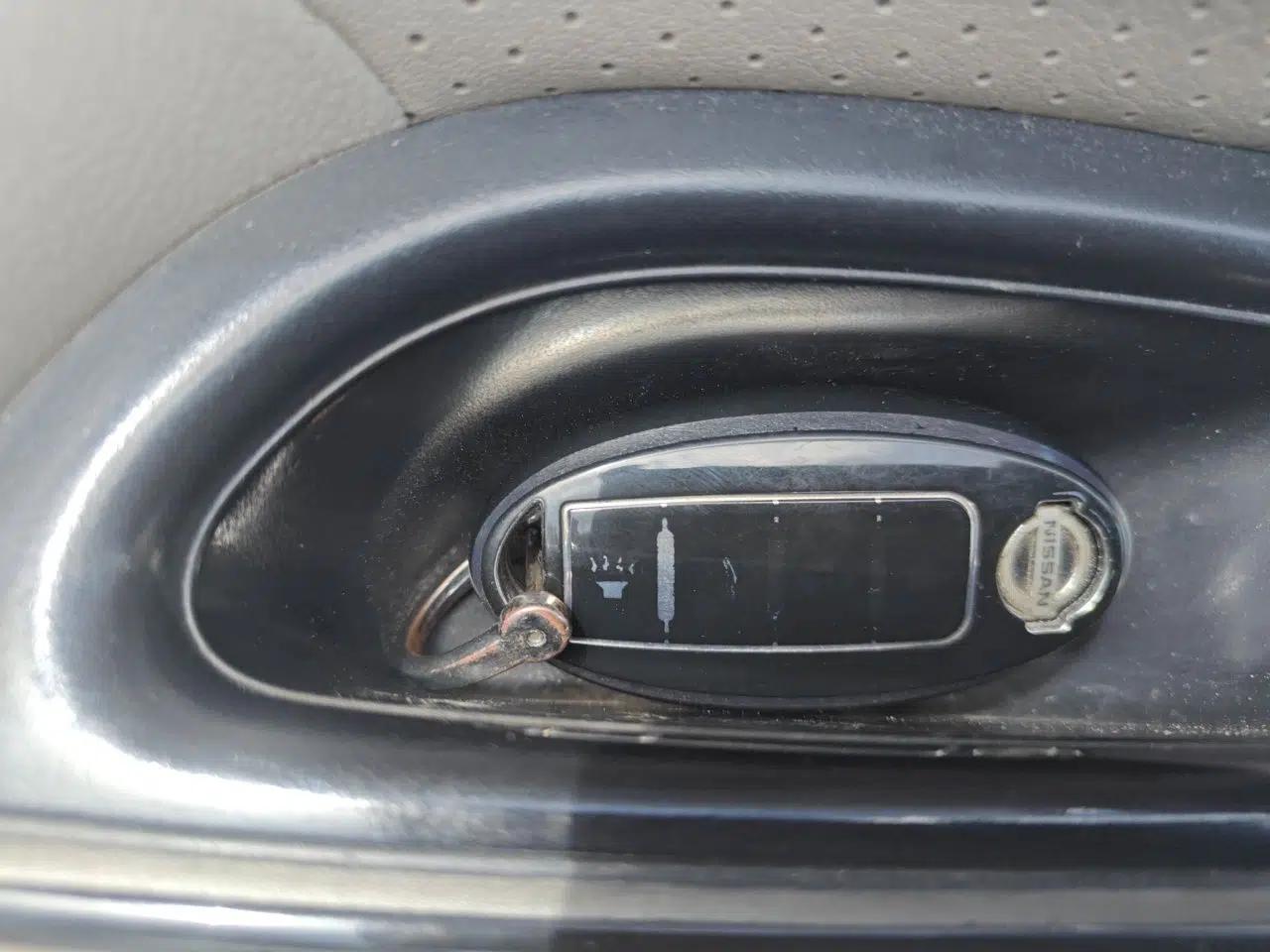 Nissan Sunny 2011 1.5XV CVT Deluxe Edition — миниатюра 9