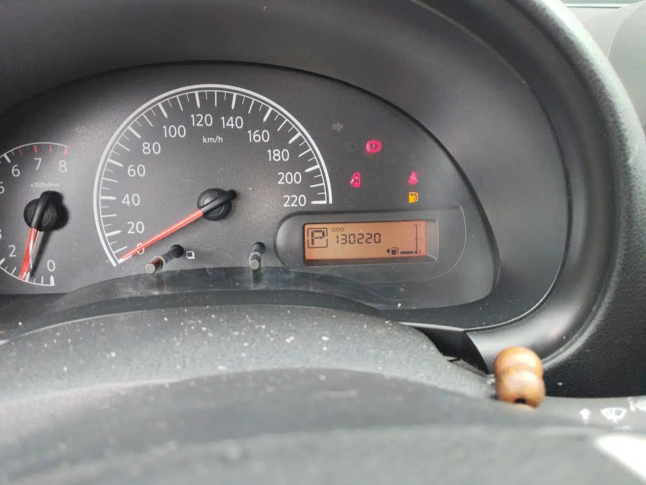 Nissan Sunny 2014 1.5XE CVT Elite Edition — миниатюра 13