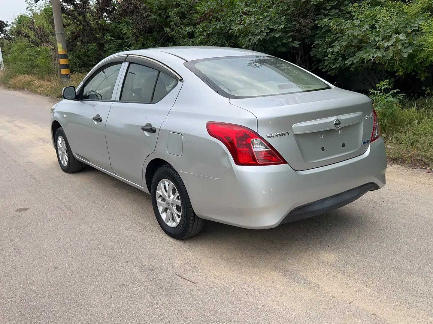 Nissan Sunny 2014 1.5XE Manual Comfort Edition — миниатюра 6