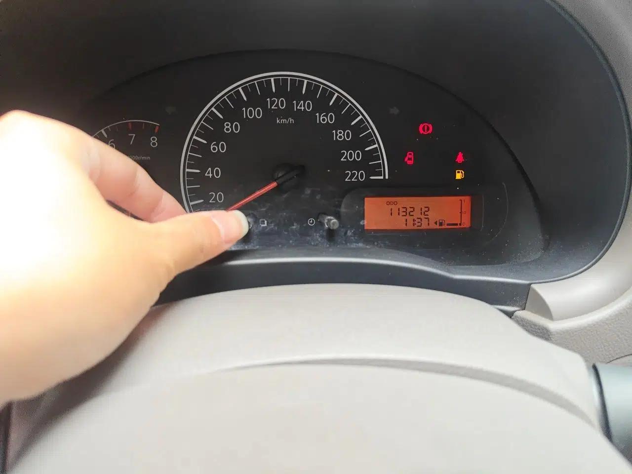 Nissan Sunny 2011 1.5XE Manual Comfort Edition — миниатюра 13