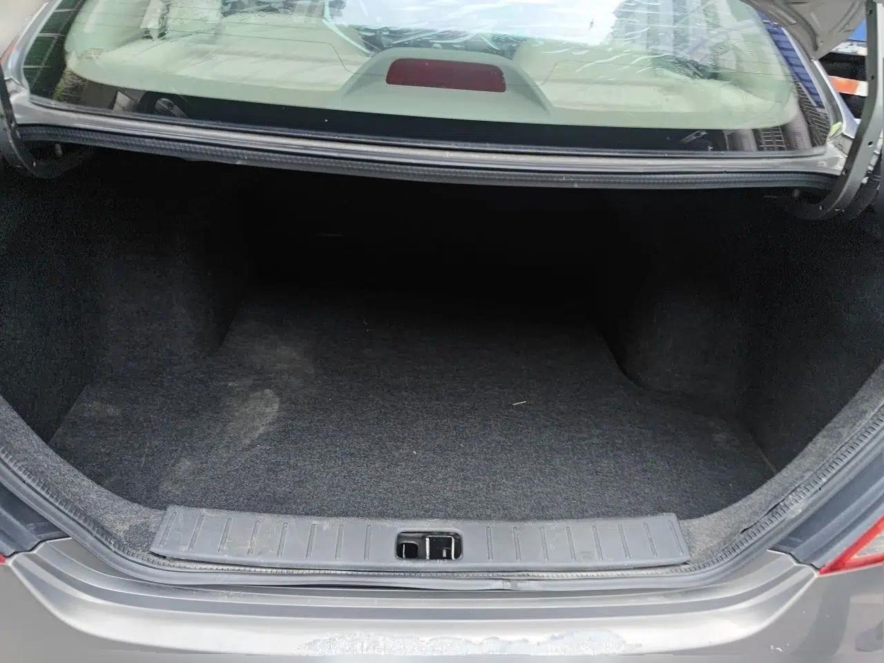 Nissan Sunny 2011 1.5XE Manual Comfort Edition — миниатюра 20