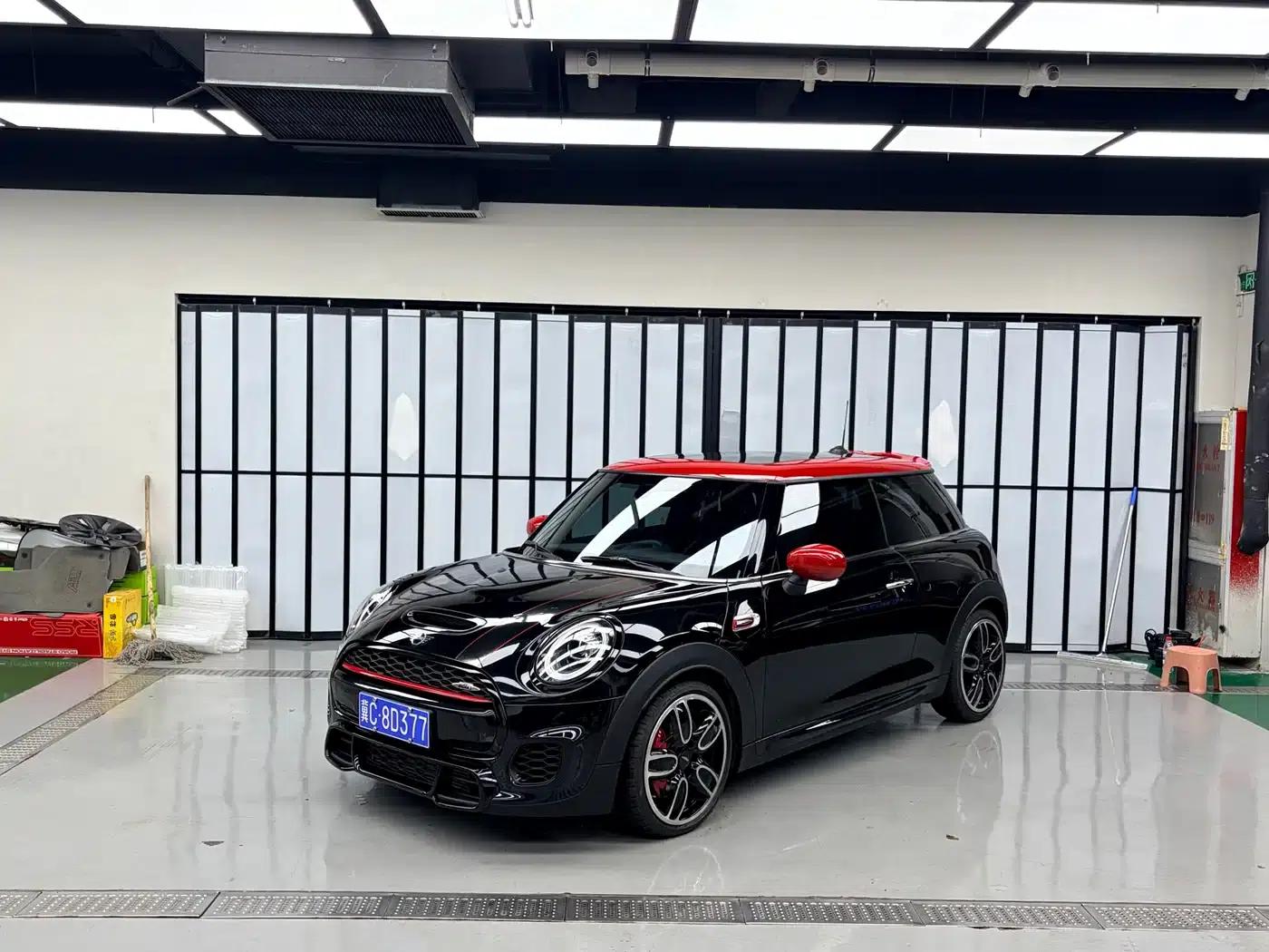 2021 MINI JCW 2.0T JOHN COOPER WORKS — миниатюра 1