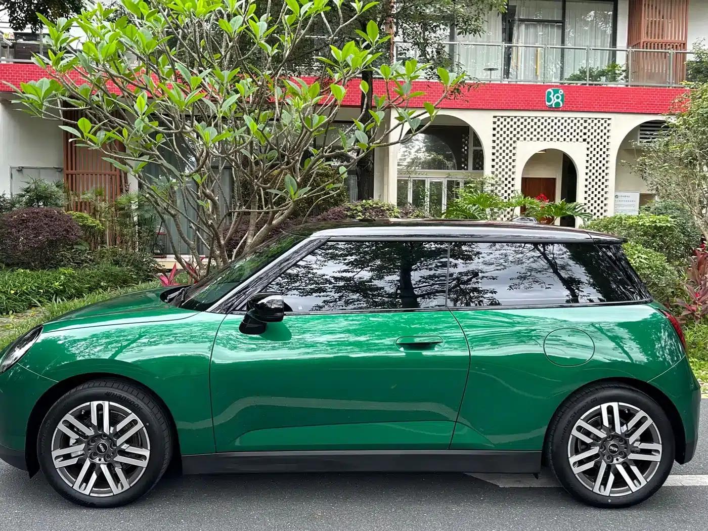 2024 Electric MINI Cooper (456km/h) - Classic Style — миниатюра 4