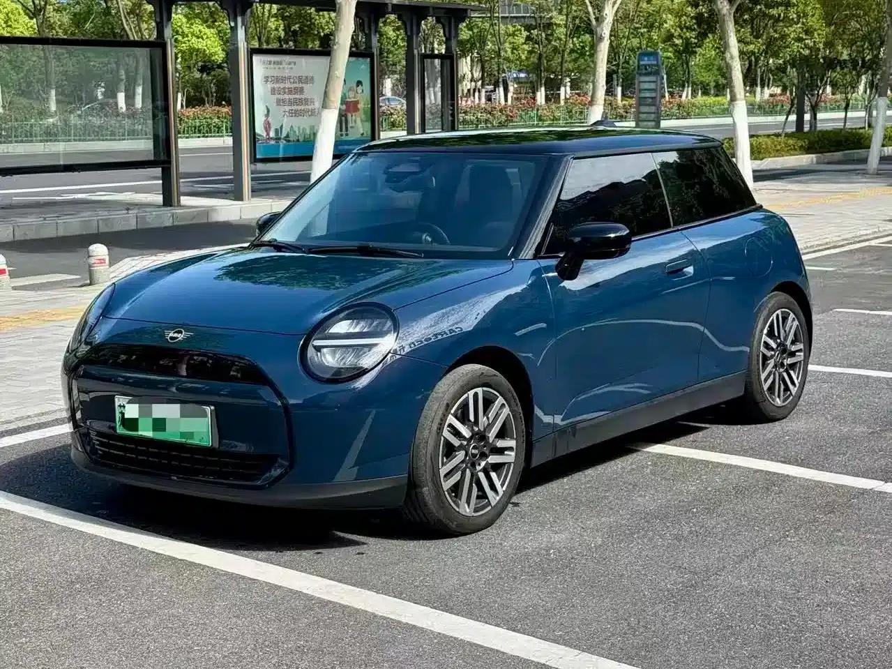 2025 Electric MINI Cooper (Facelift) - 466km/h - Classic Style — миниатюра 1