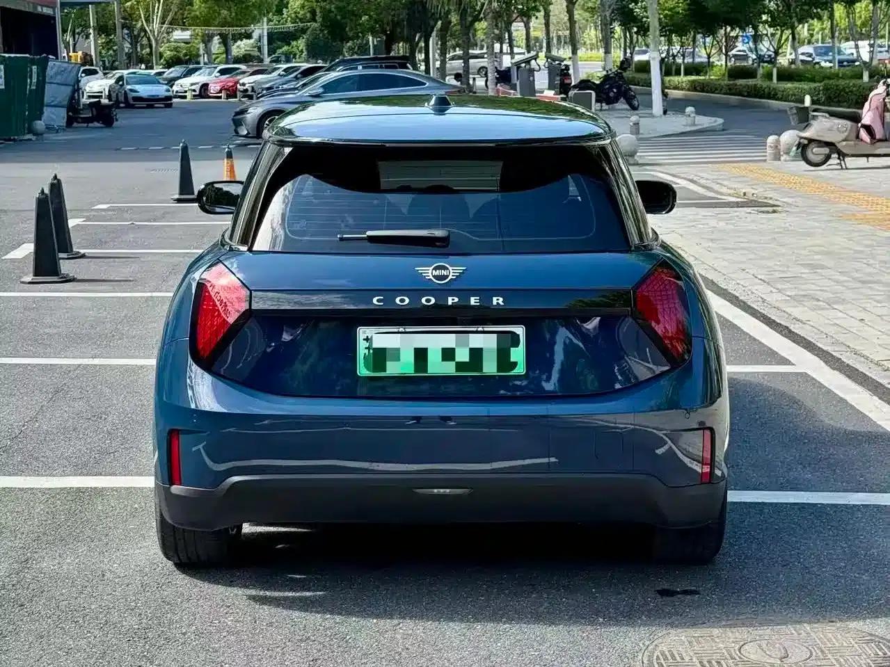 2025 Electric MINI Cooper (Facelift) - 466km/h - Classic Style — миниатюра 10