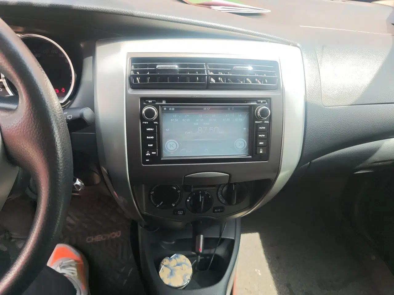 Nissan Livina 2013 Jingrui 1.6XL Manual Comfort Edition — миниатюра 14