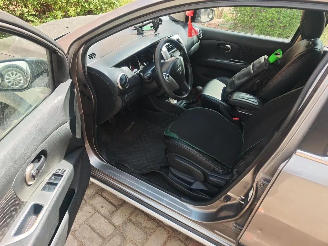 Nissan Livina 2013 Jingrui 1.6XL Manual Comfort Edition — миниатюра 17