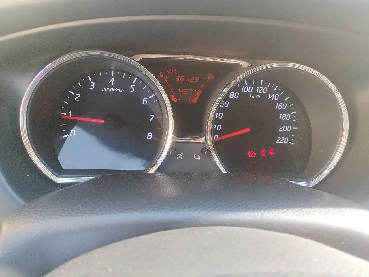 Nissan Livina 2015 1.6XE Manual Comfort Edition — миниатюра 12