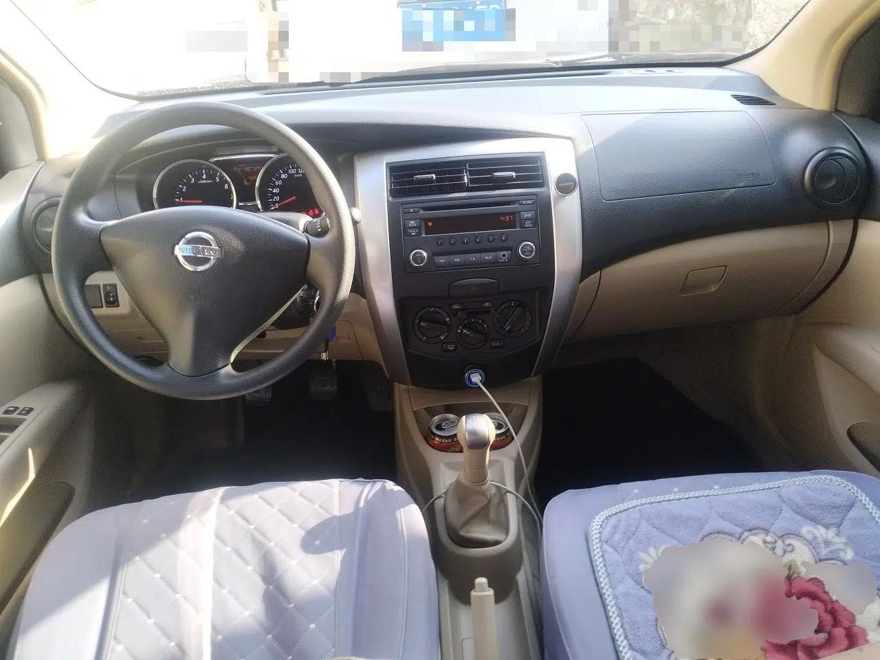 Nissan Livina 2015 1.6XE Manual Comfort Edition — миниатюра 10