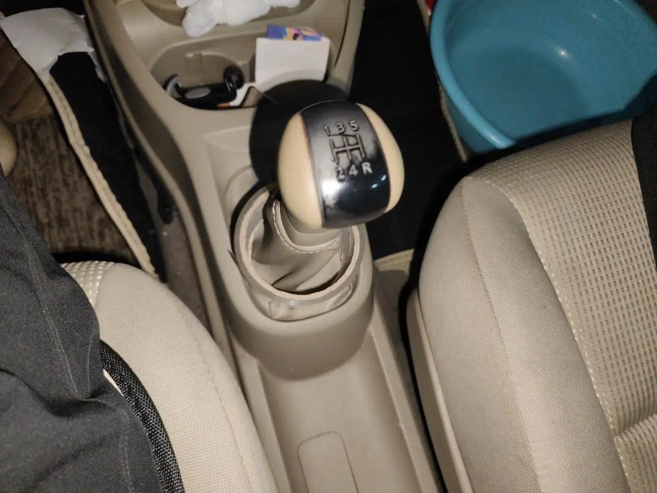 Nissan Livina 2009 1.6L Manual All-Around Model — миниатюра 15