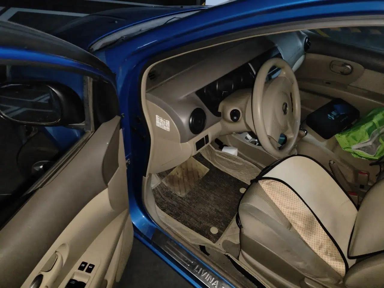 Nissan Livina 2009 1.6L Manual All-Around Model — миниатюра 17