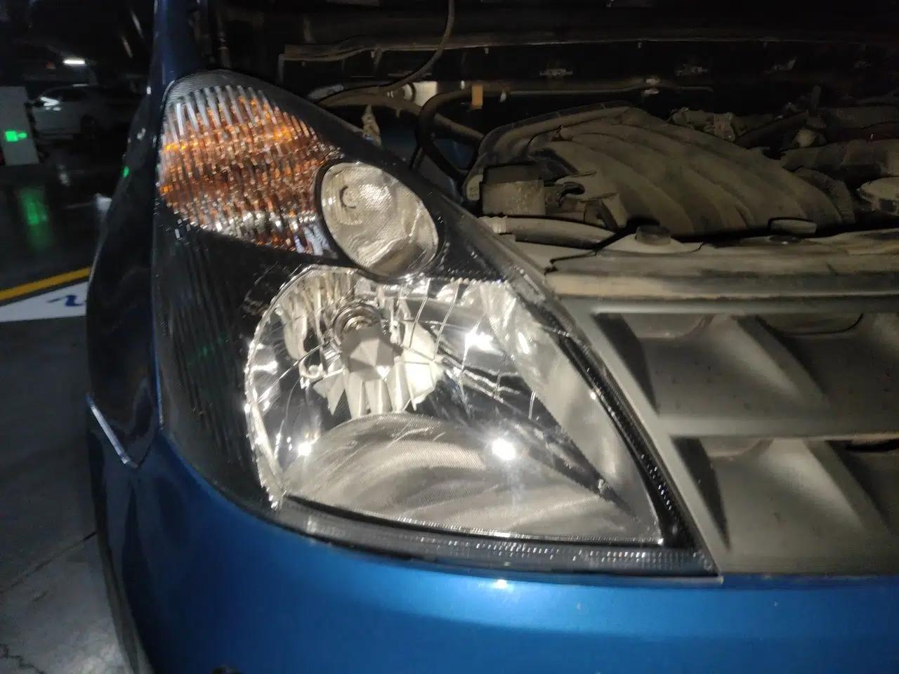 Nissan Livina 2009 1.6L Manual All-Around Model — миниатюра 7