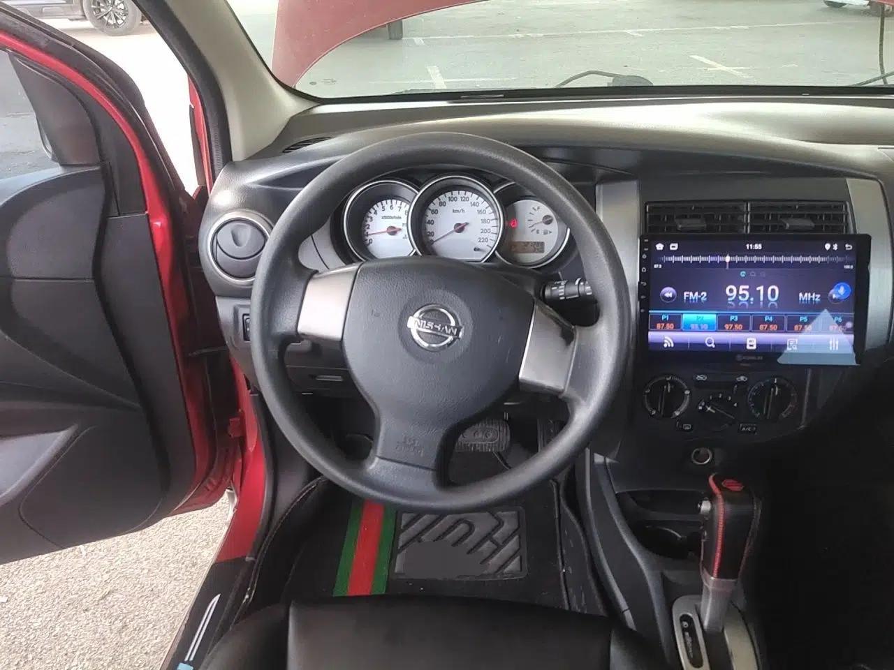 Nissan Livina 2010 JINRUI Edition 1.6L Automatic Standard Model — миниатюра 11