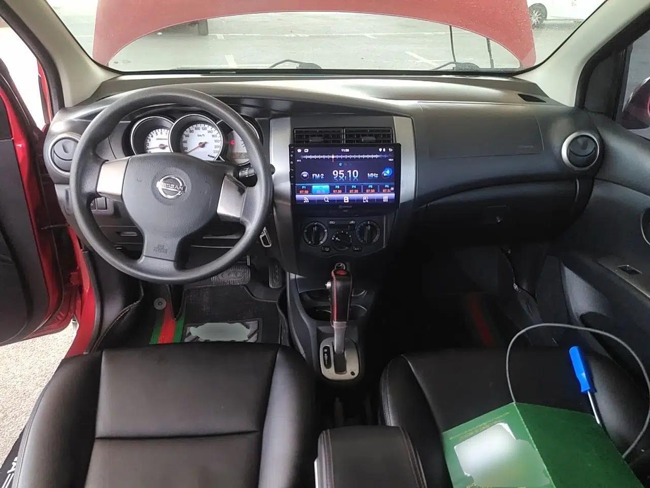 Nissan Livina 2010 JINRUI Edition 1.6L Automatic Standard Model — миниатюра 10