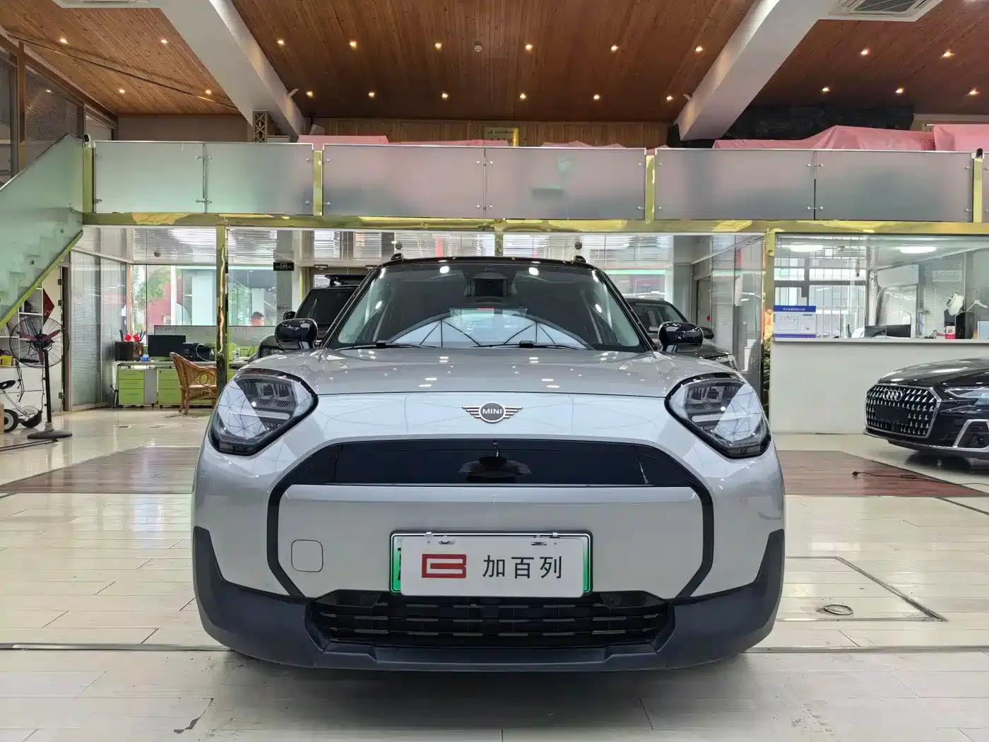 2024 Electric MINI Aceman E Classic — миниатюра 2