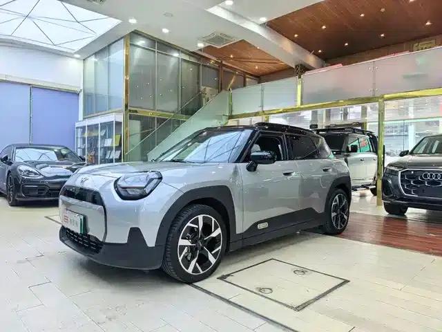 2024 Electric MINI Aceman E Classic