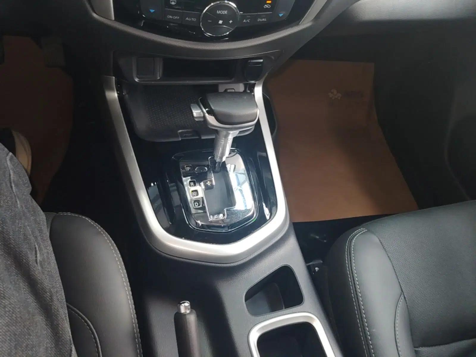 Nissan Terra 2020 2.5L XL Upper Automatic Two-Wheel Drive Luxury Edition — миниатюра 17