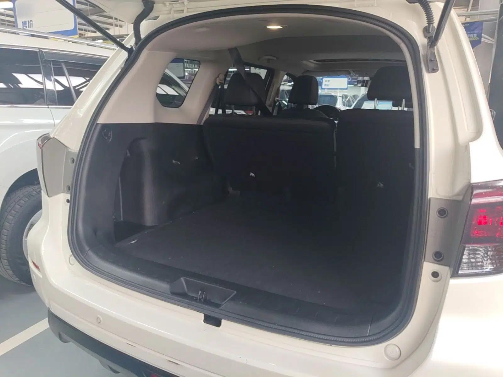 Nissan Terra 2020 2.5L XL Upper Automatic Two-Wheel Drive Luxury Edition — миниатюра 22