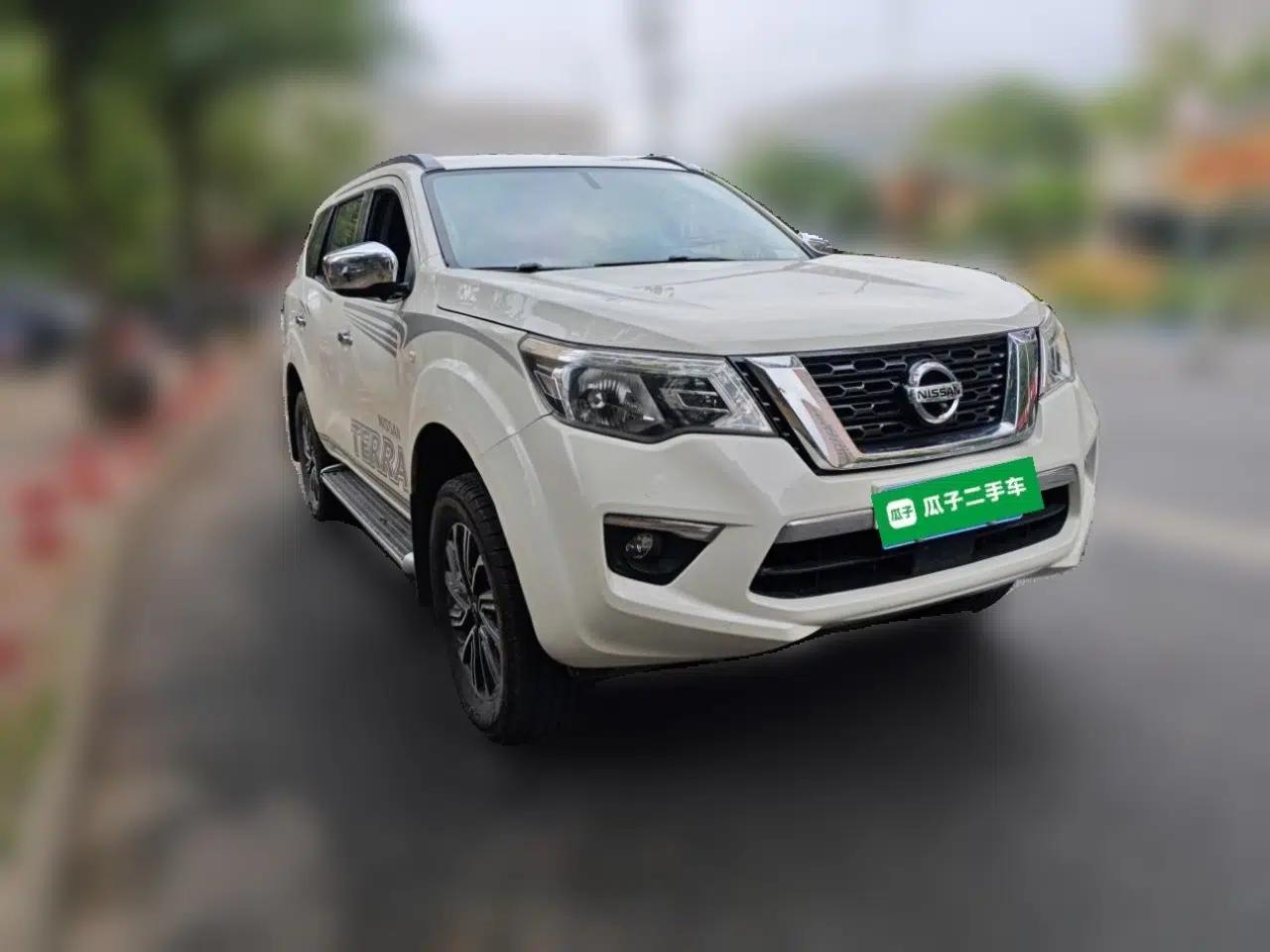 Nissan Terra 2018 2.5L Automatic 4x4 Luxury Edition — миниатюра 3