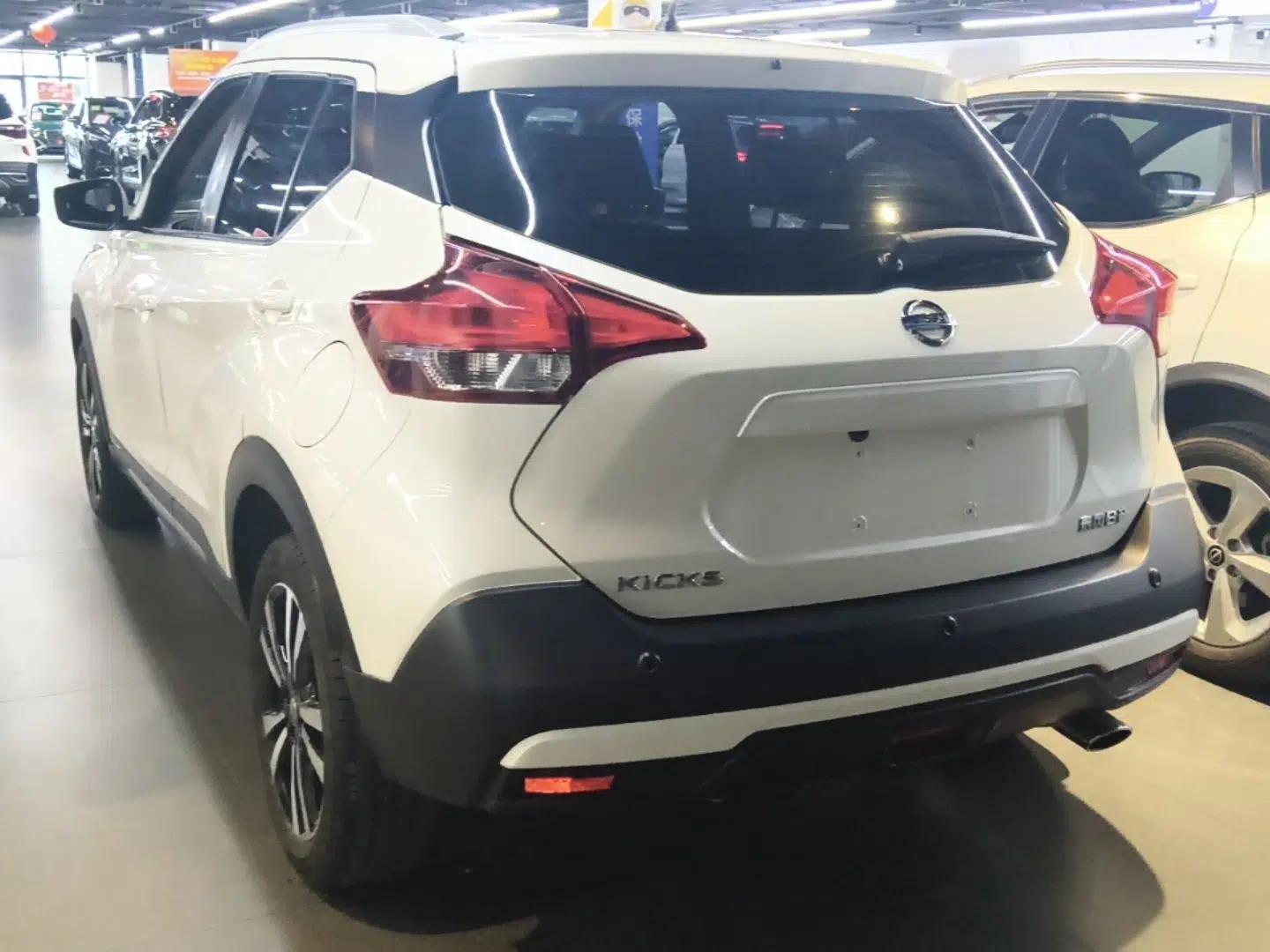 Nissan Kicks 2021 1.5L XL CVT Cool Enjoyment Edition — миниатюра 4
