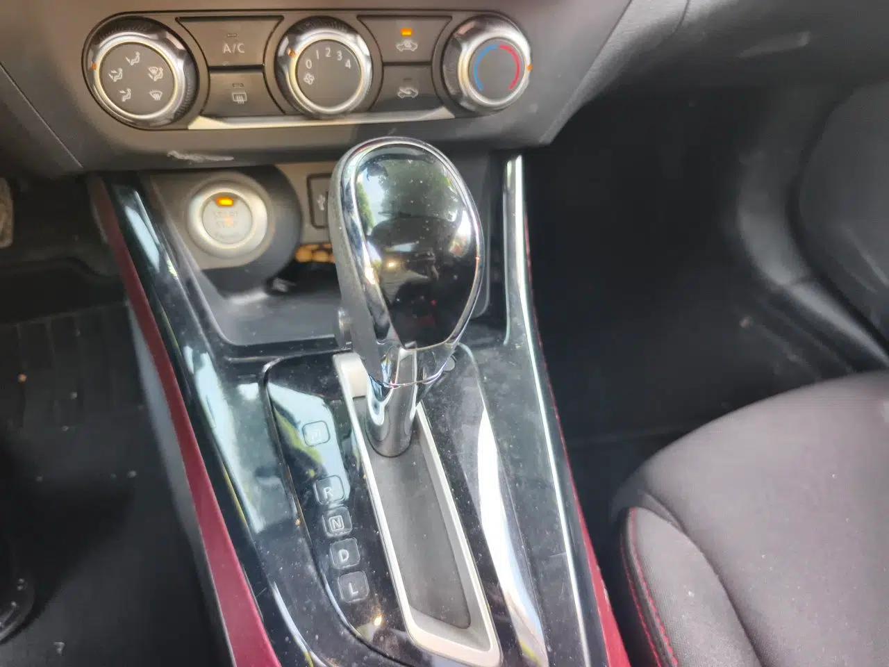 Nissan Lannia 2016 1.6L CVT Smart Cool Edition — миниатюра 11