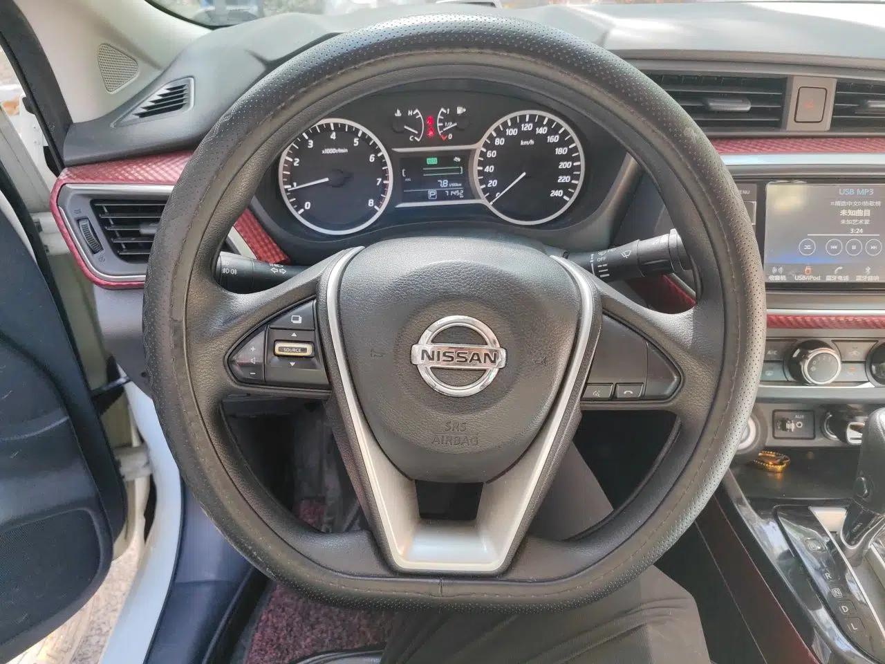 Nissan Lannia 2016 1.6L CVT Smart Cool Edition — миниатюра 11