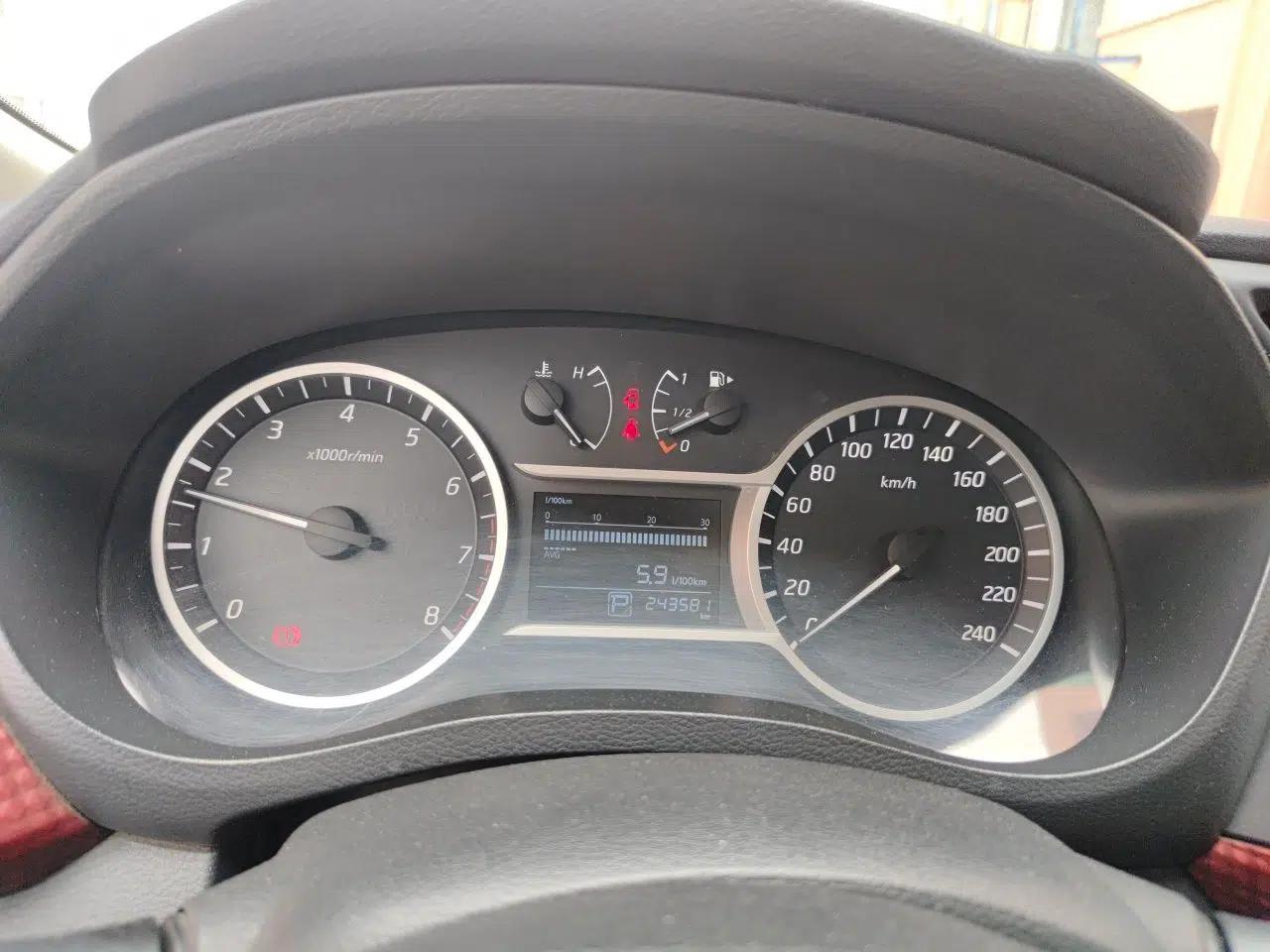 Nissan Lannia 2016 1.6L CVT Cool Edition — миниатюра 12