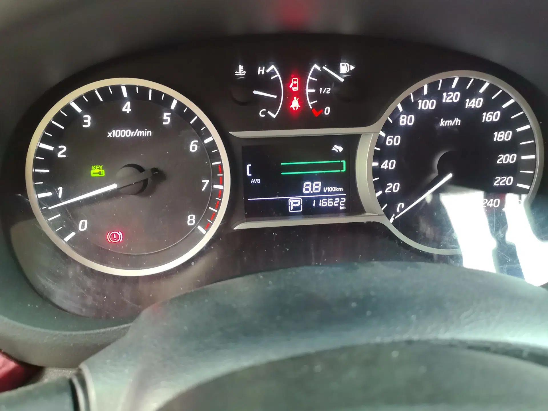 Nissan Lannia 2016 1.6L CVT Smart Cool Edition — миниатюра 13
